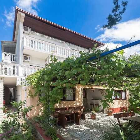 Apartment Mare ซริกเวนิซา ภายนอก รูปภาพ